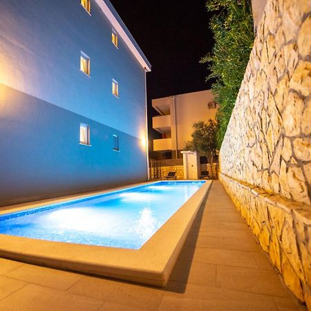 נובליה Apartments Yoko מראה חיצוני תמונה