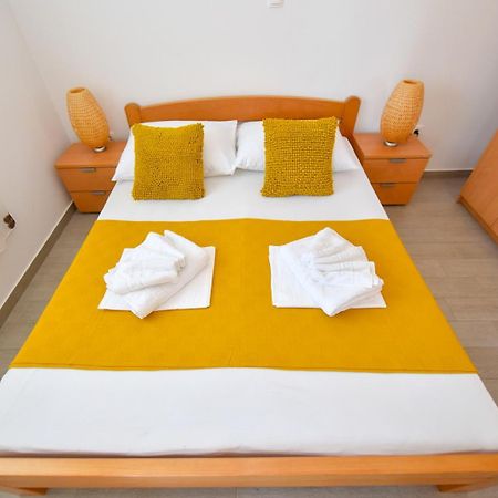 נובליה Apartments Yoko מראה חיצוני תמונה