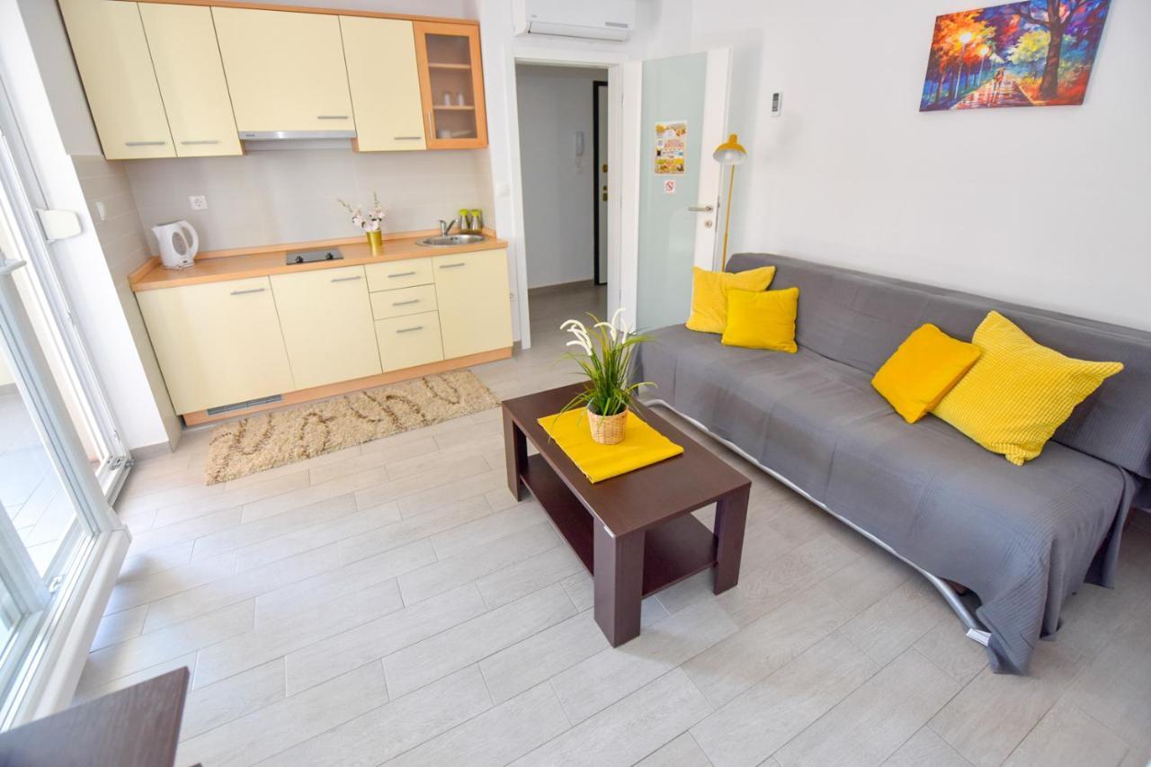 נובליה Apartments Yoko מראה חיצוני תמונה