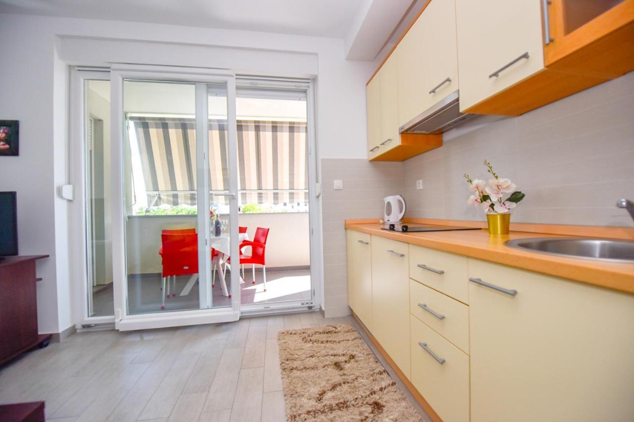 נובליה Apartments Yoko מראה חיצוני תמונה