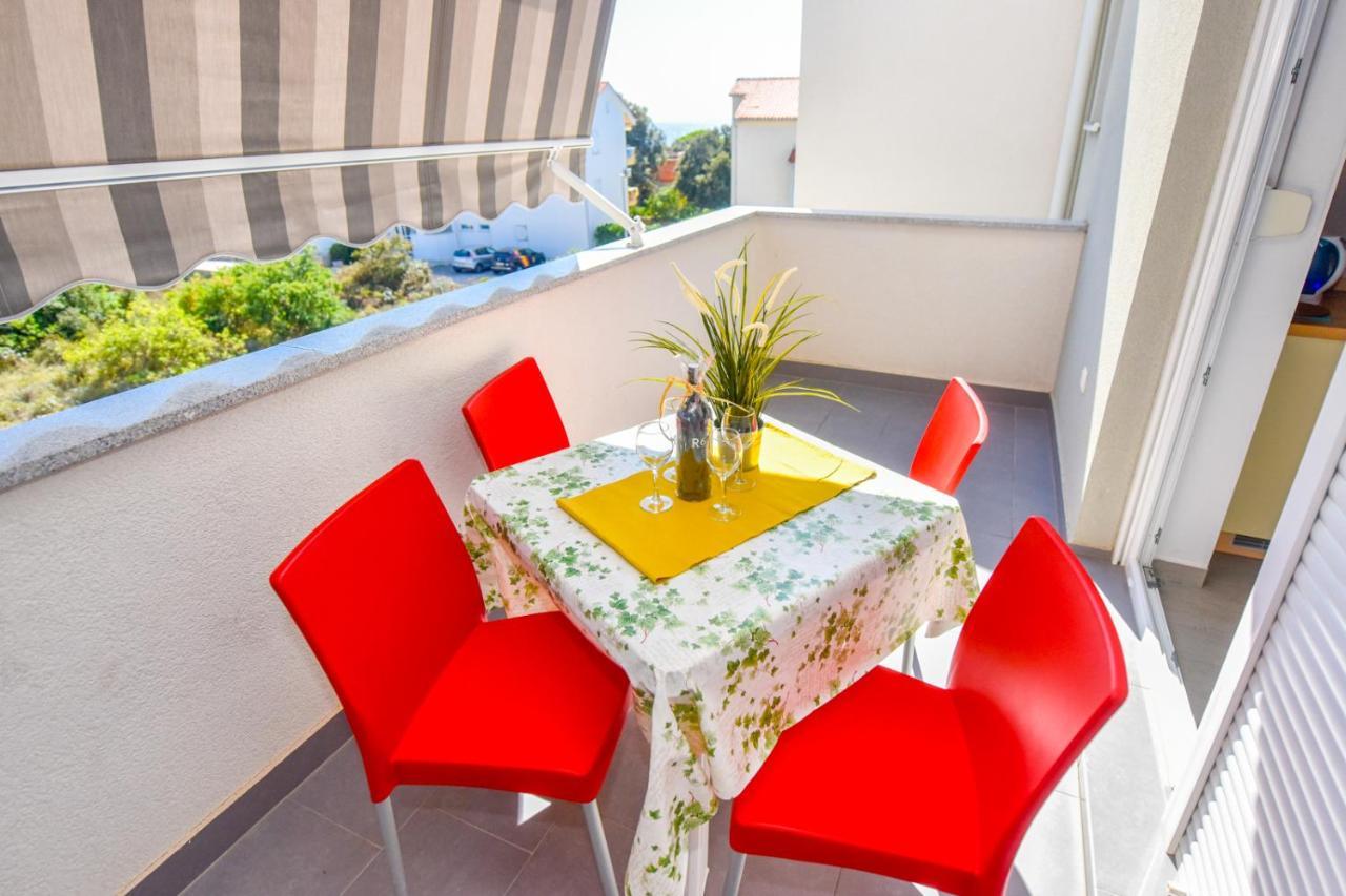 נובליה Apartments Yoko מראה חיצוני תמונה