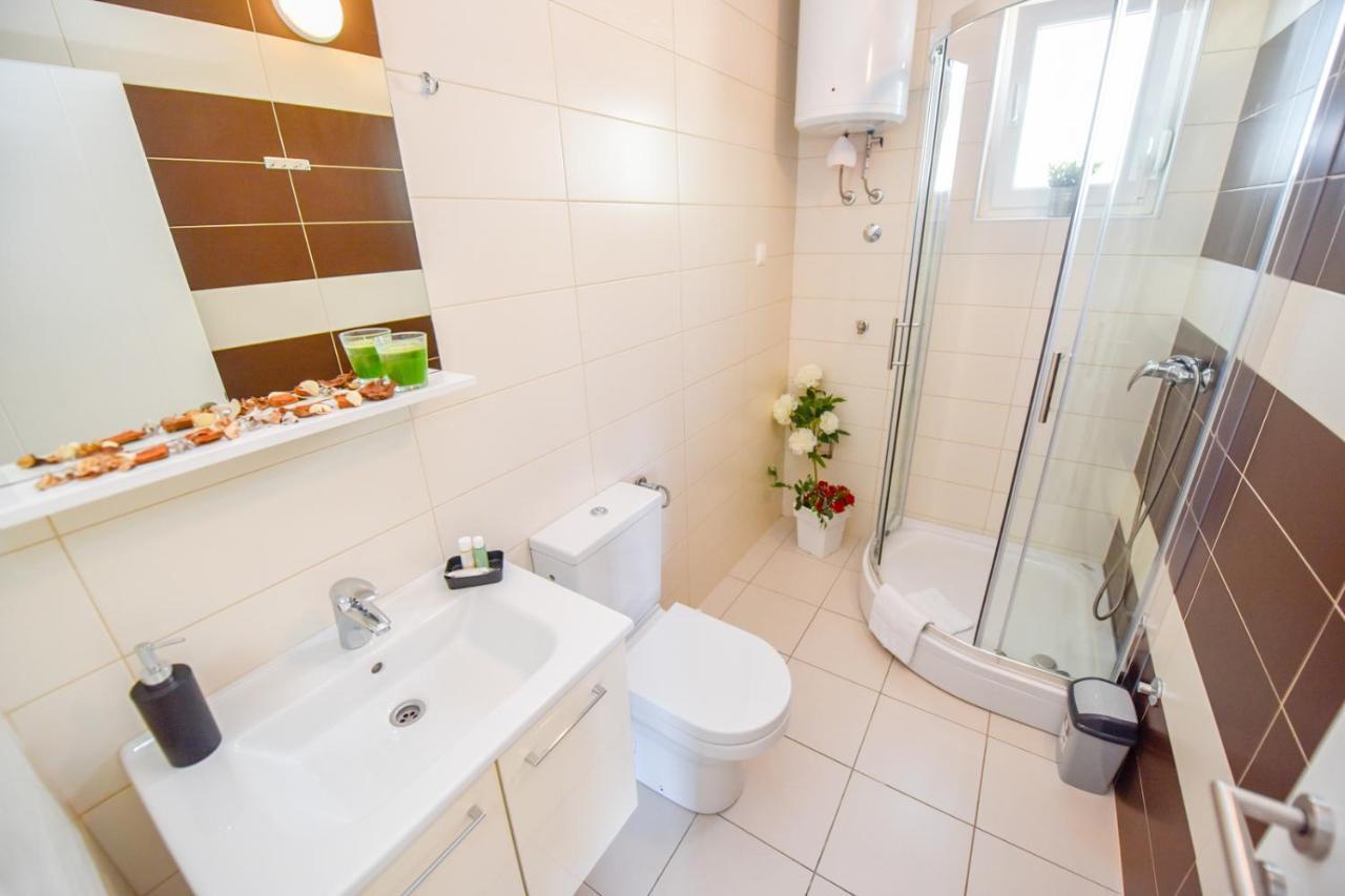 נובליה Apartments Yoko מראה חיצוני תמונה