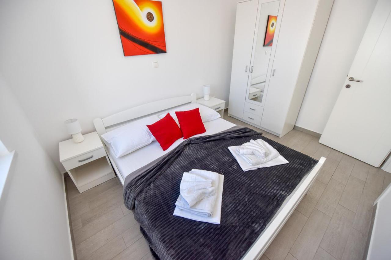 נובליה Apartments Yoko מראה חיצוני תמונה