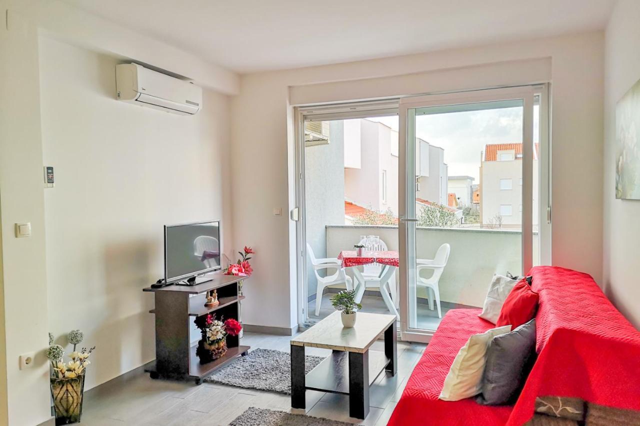 נובליה Apartments Yoko מראה חיצוני תמונה
