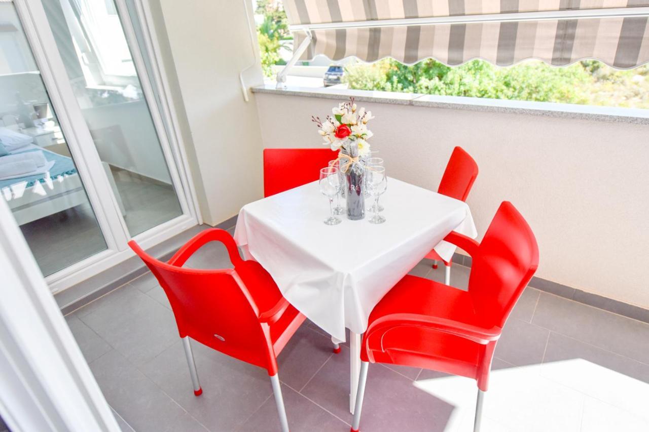 נובליה Apartments Yoko מראה חיצוני תמונה