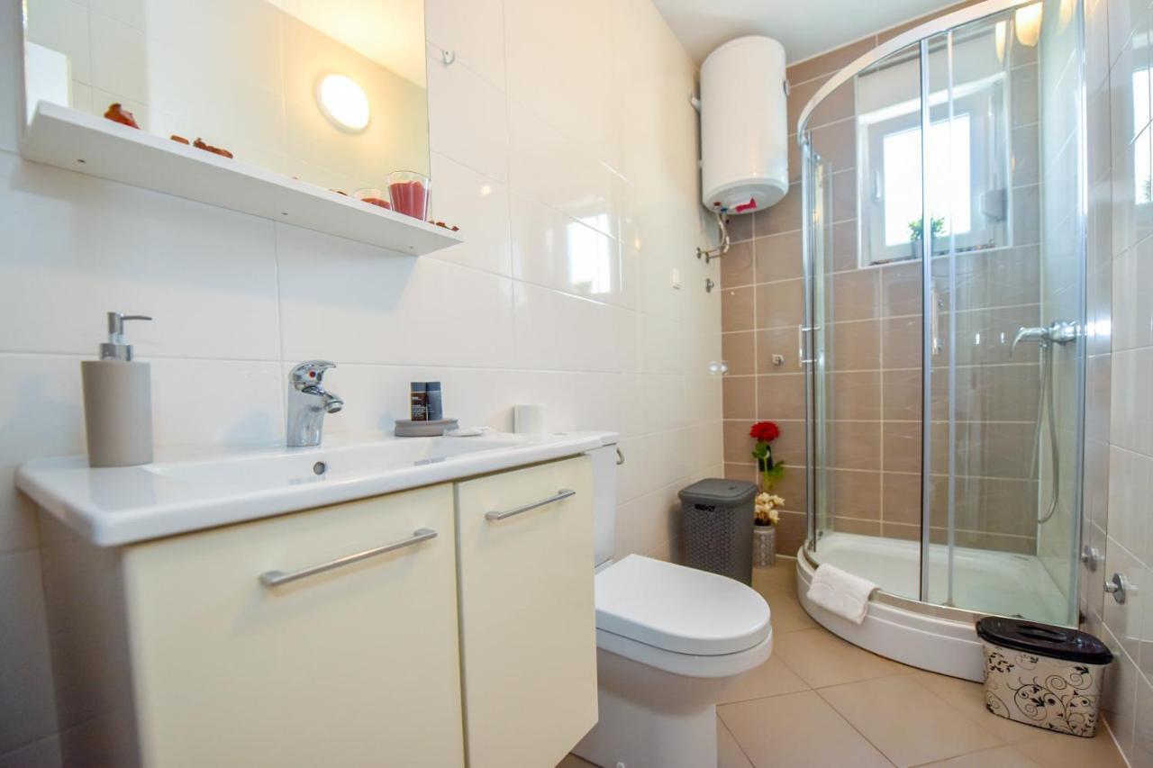 נובליה Apartments Yoko מראה חיצוני תמונה
