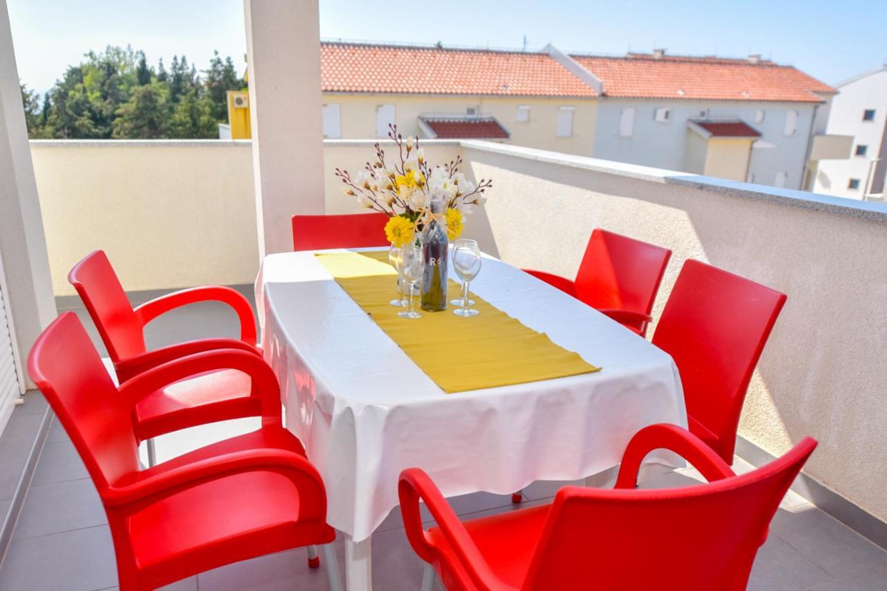 נובליה Apartments Yoko מראה חיצוני תמונה