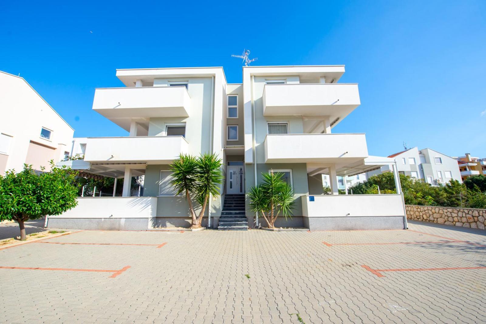 נובליה Apartments Yoko מראה חיצוני תמונה